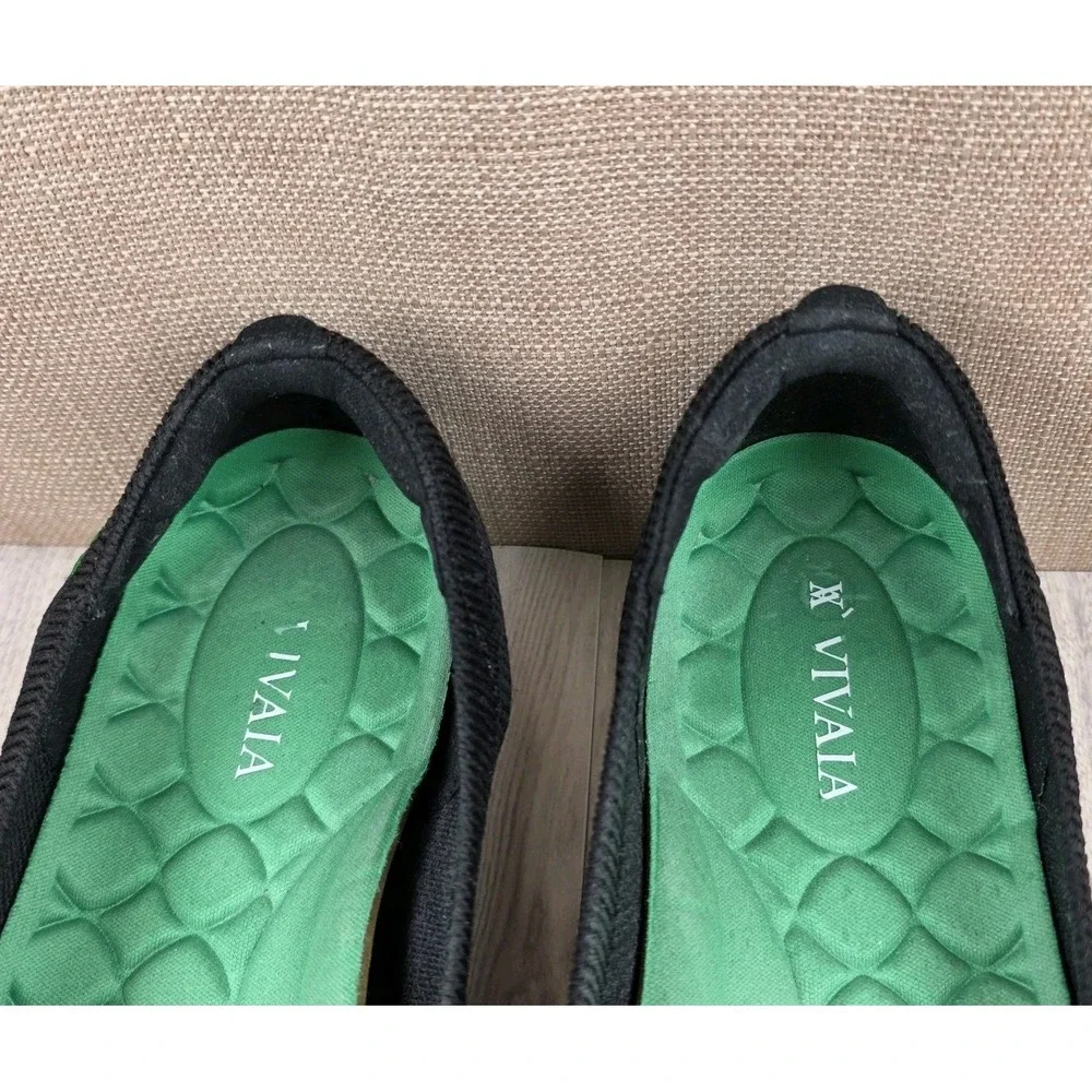 Vivaia Claire Walker Round Toe Black Ballet Flats Green Soles Womens EU 39 US 8